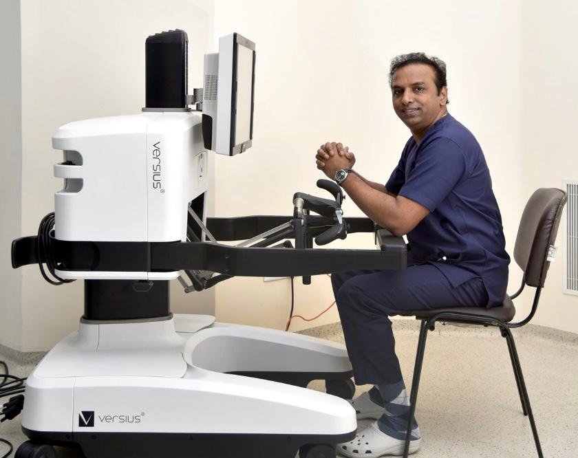 Dr. Raj V. Nagarkar, Surgical Oncologist, Managing Director & Chief of Surgical Oncology and Robotic Services, HCG Manavata Cancer Centre Nashik