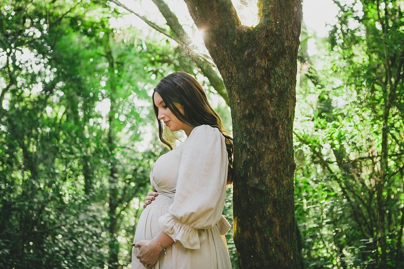Beating the Heat: A Guide to a Comfortable and Healthy Summer Pregnancy