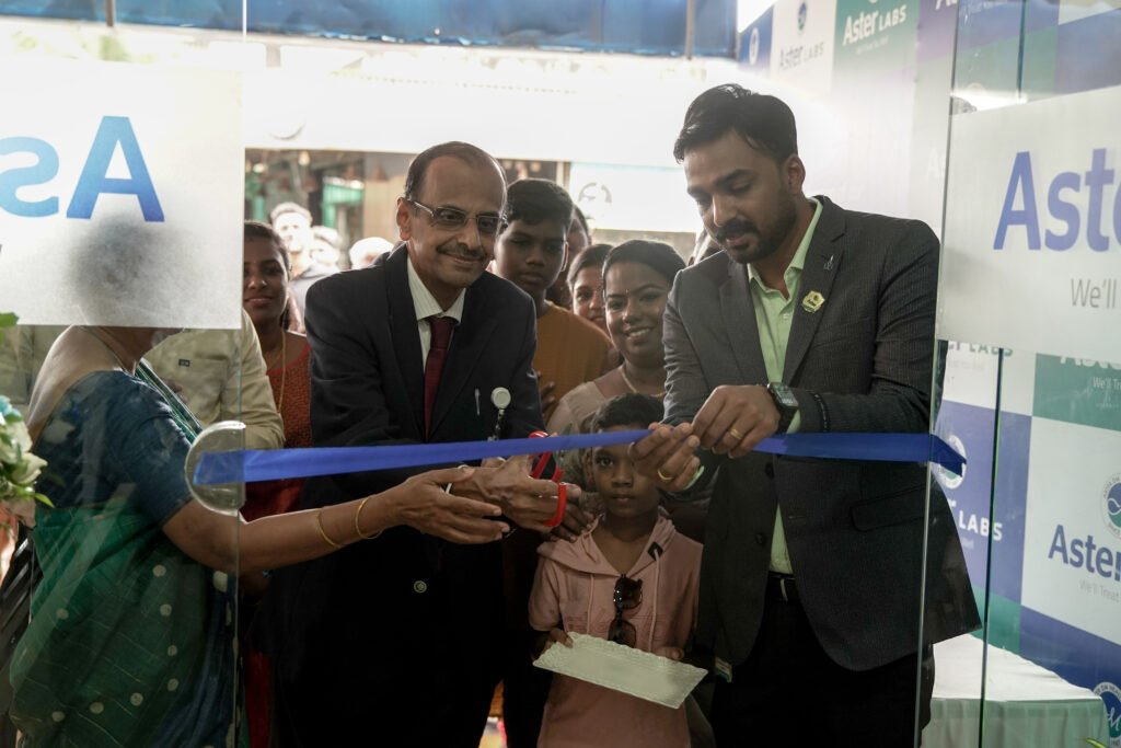 Dr.V. Narayanan Unni ,Senior Consultant, Department of Nephrology-Aster Medcity inaugurates the 200th branch of Aster Labs in Kalamassery, Kochi.