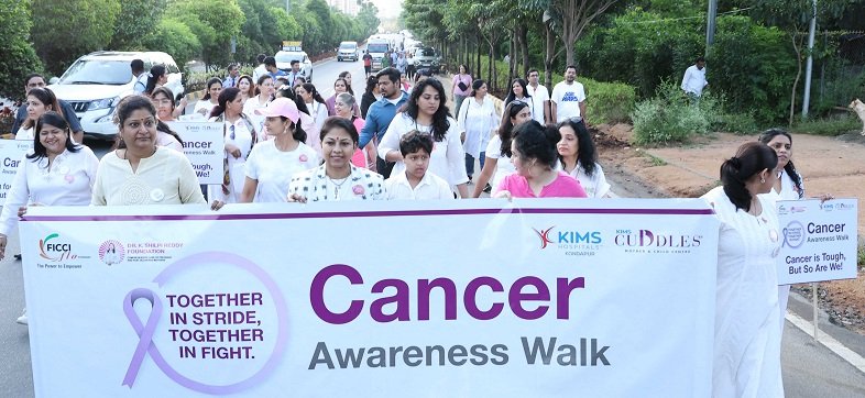 FLO AND KIMS KONDAPUR JOINTLY ORGANISED A CANCER AWARENESS WALK TO CREATE MORE AWARENESS ABOUT CANCER FROM BOTANICAL GARDEN TO KIMS KONDAPUR IN GACHIBOWLI. PIC 10